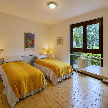 Apartman Lakefront Villa In Luino Luino