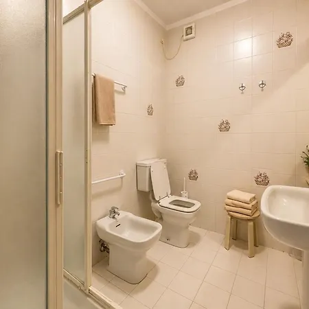 Spacious Apartment In Luino For 5