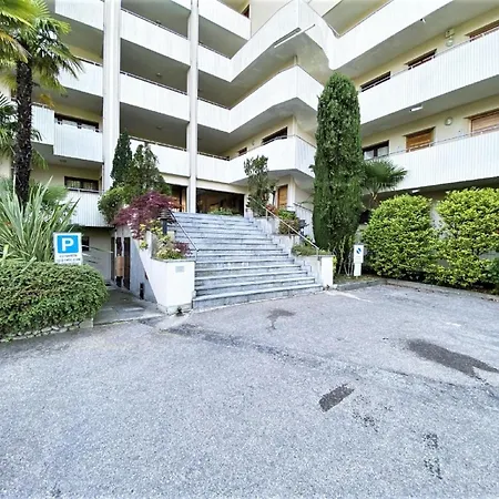 Appartement Spacious Apartment In Luino For 5 *