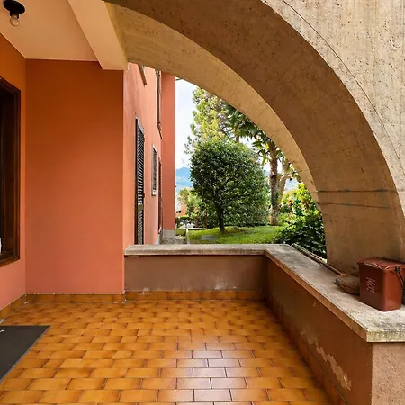 Lakefront Villa In Luino Apartman Luino