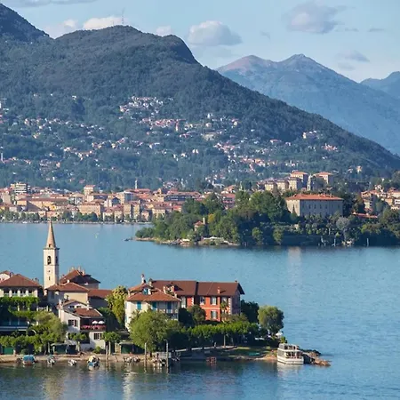 Apartman Lakefront Villa In Luino Luino