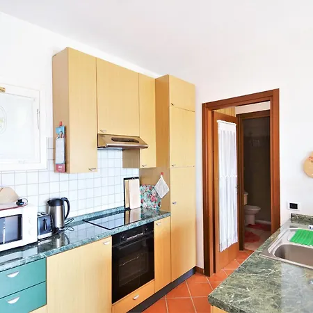 Spacious Apartment In Luino For 5 Appartement Luino