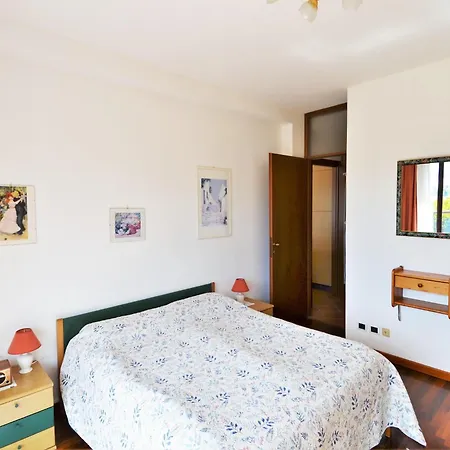 Spacious Apartment In Luino For 5 Appartement