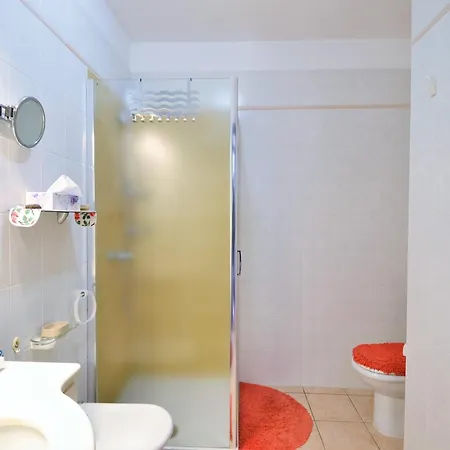 Spacious Apartment In Luino For 5 * Luino