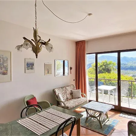 Appartement Spacious Apartment In Luino For 5 *