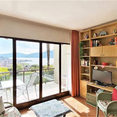 Spacious Apartment In Luino For 5 *