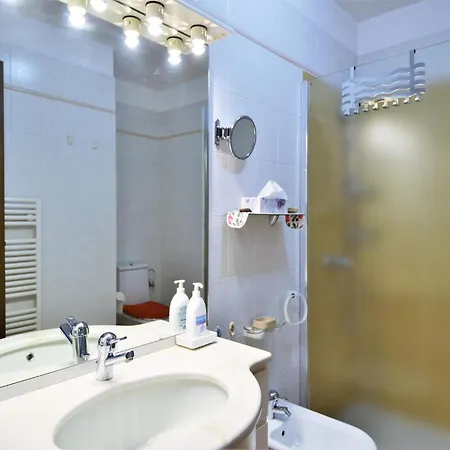 Spacious Apartment In Luino For 5