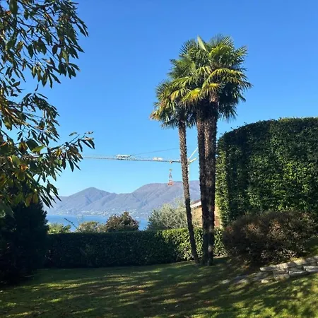 Appartement Spacious Apartment In Luino For 5