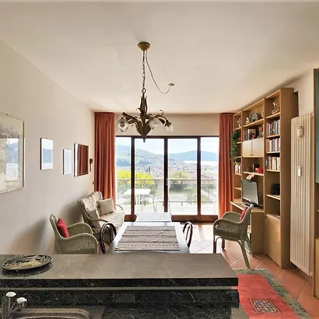 Spacious Apartment In Luino For 5 Appartement